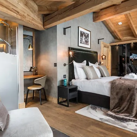 Chalet Gstaad Refined Retreat Amidst Stunning 아파트